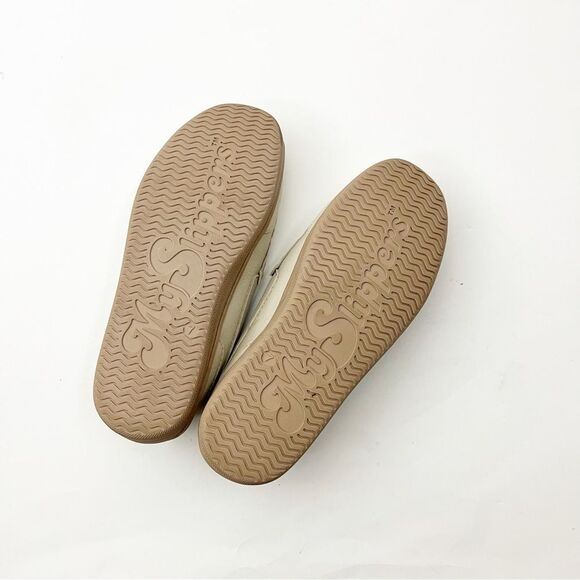 MY SLIPPERS By My Pillow Leather Cream Memory Foam Slip On Moccasins, Size 7 - Picture 4 of 11